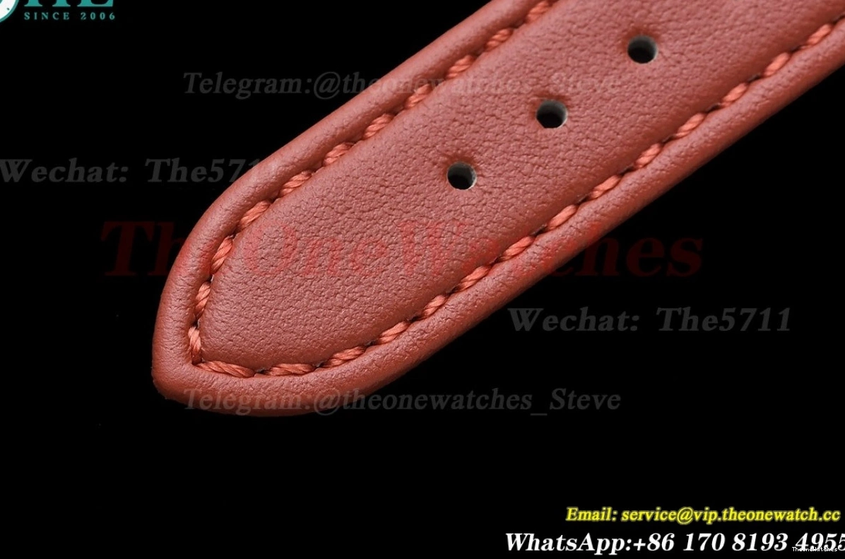 Tank Strap Quartz K11F On Red Leather White Must dial Small 0404